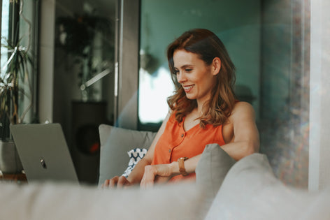 woman learning about UTI (Urinary Tract Infection) Symptoms and Medicine